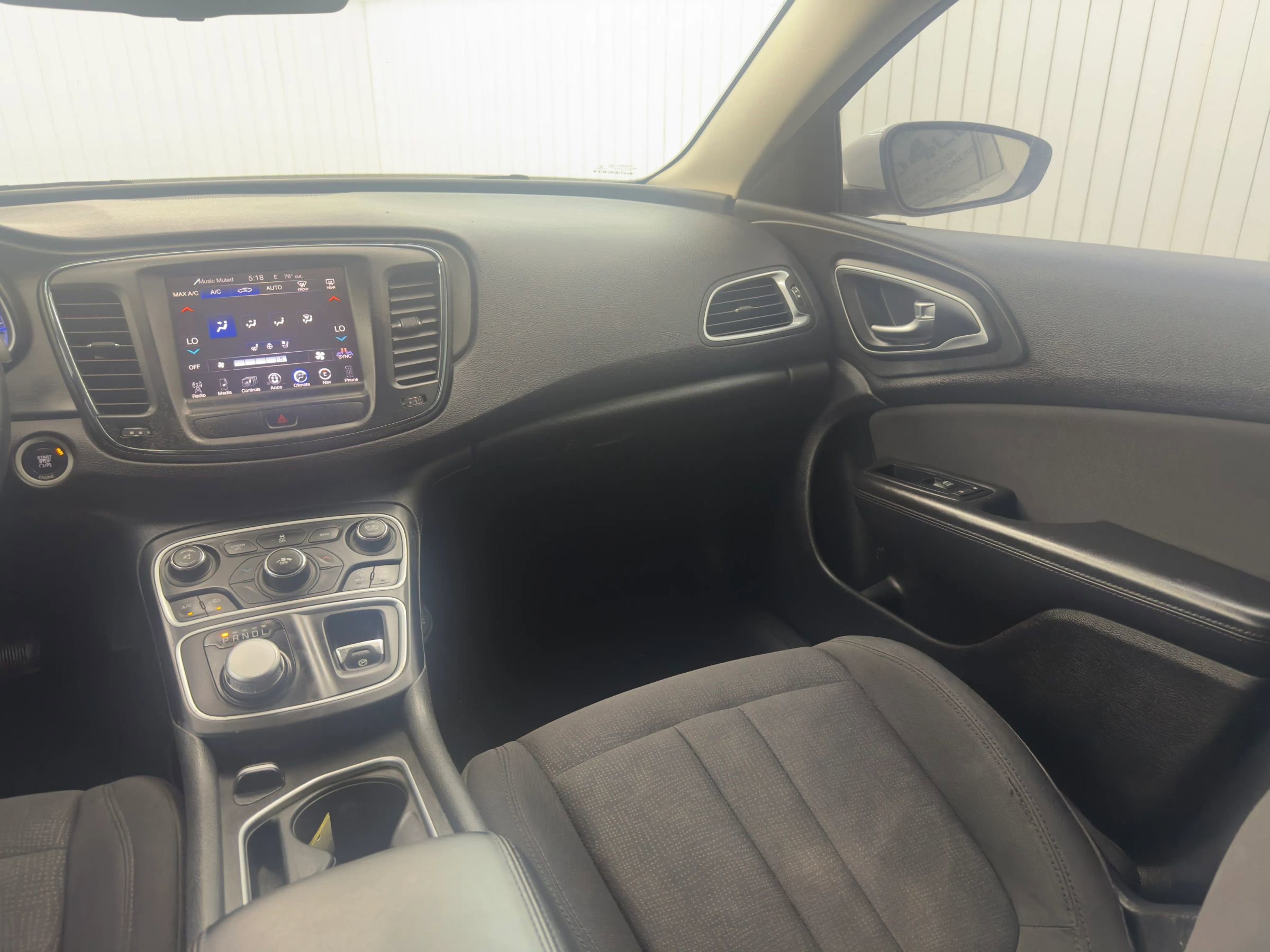 Used 2015 Chrysler 200 Limited w/ Convenience Group image 13