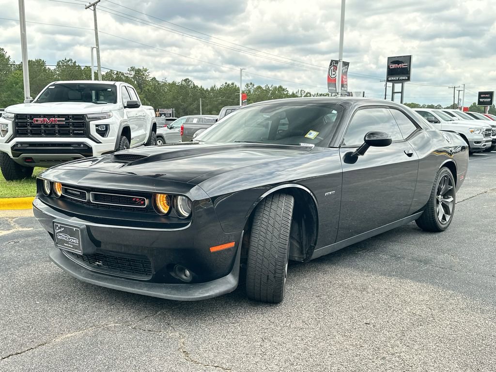 Used 2019 Dodge Challenger R/T RWD image 2