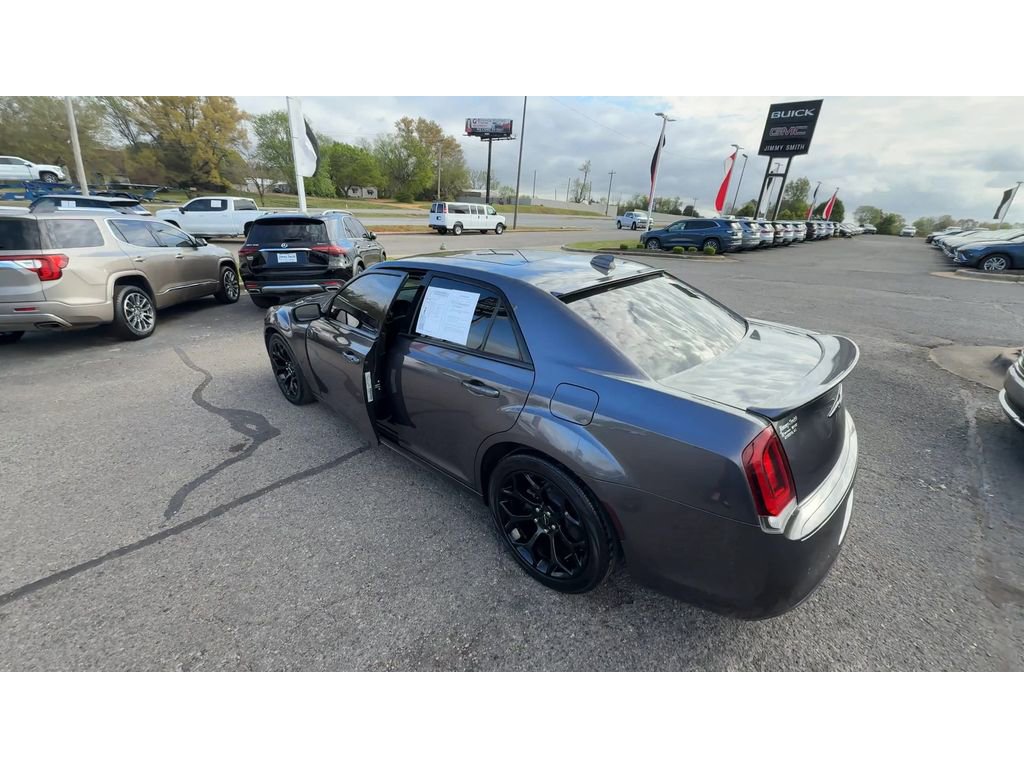 Used 2017 Chrysler 300 S w/ 300S Premium Group image 7
