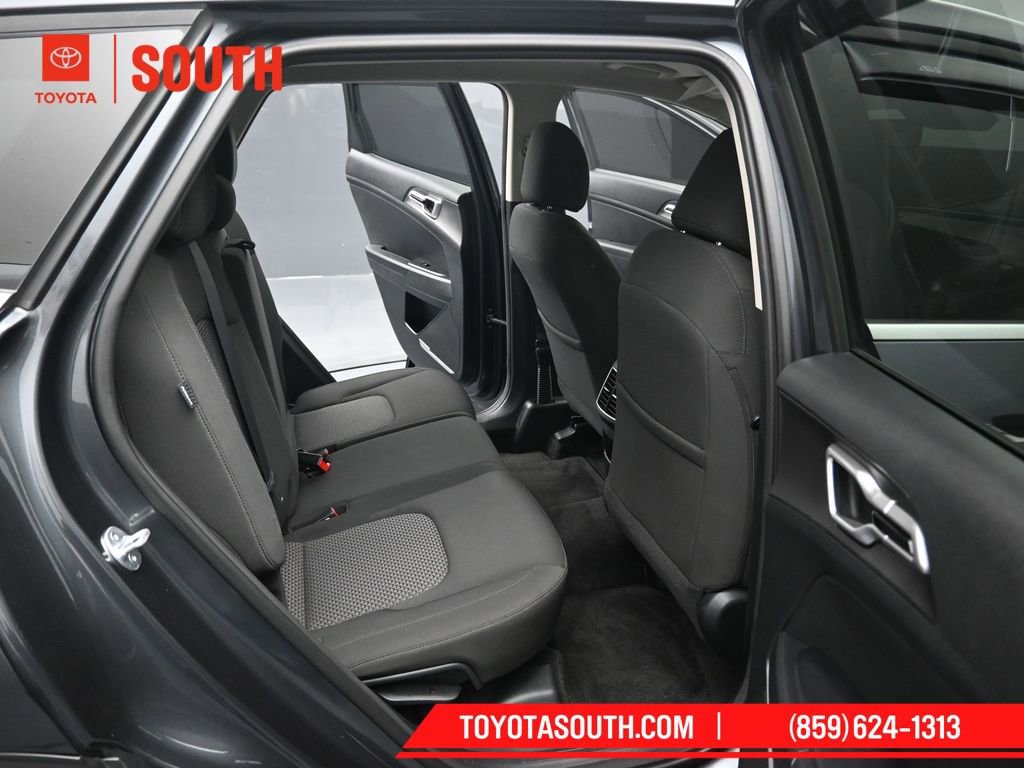 Used 2024 Kia Sportage LX image 28
