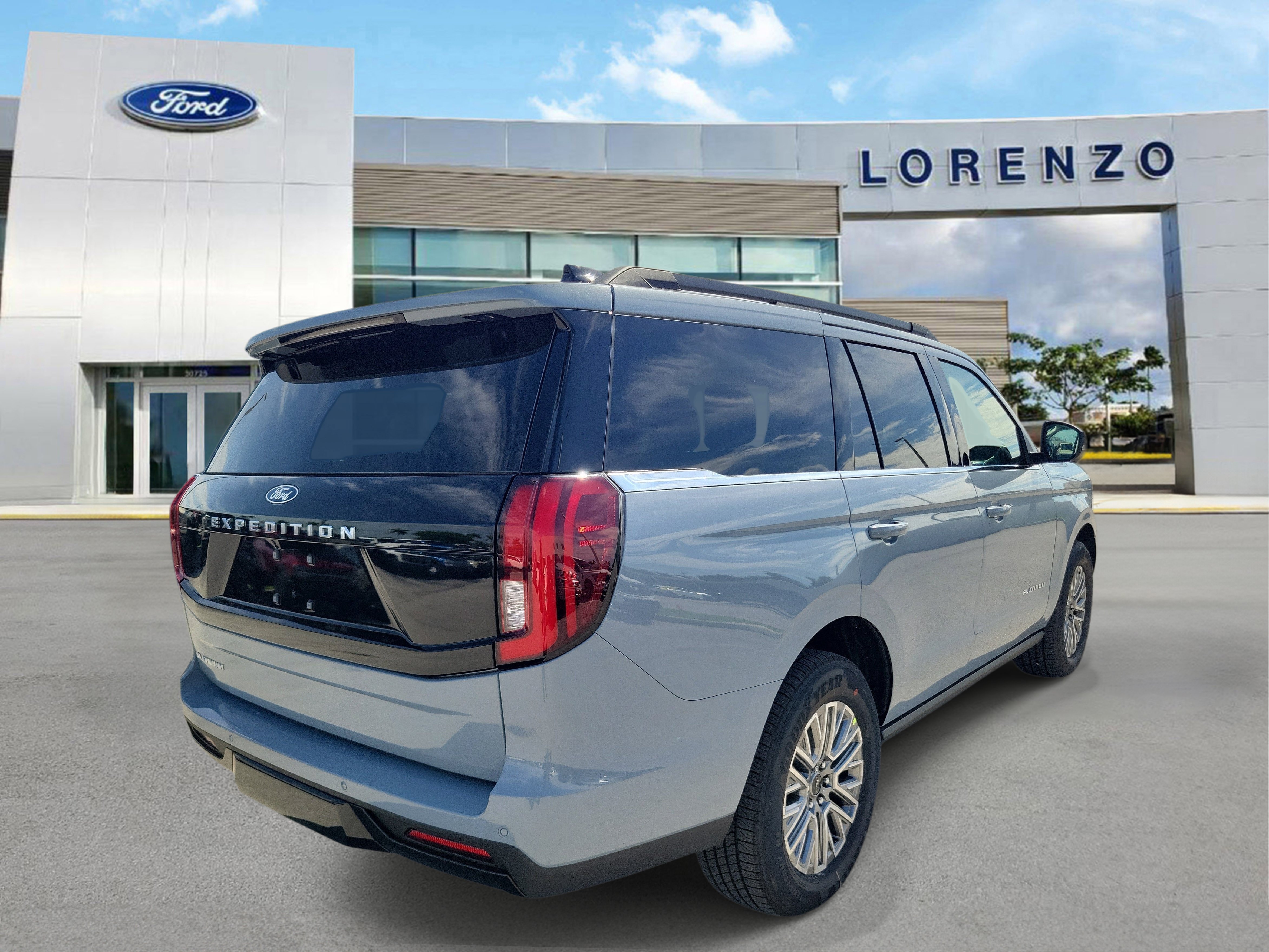 New 2027 Ford Expedition Platinum w/ Driver's Package RWD image 4