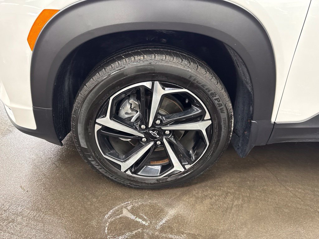 Used 2021 Chevrolet TrailBlazer RS w/ Sun and Liftgate Package AWD/4WD image 11