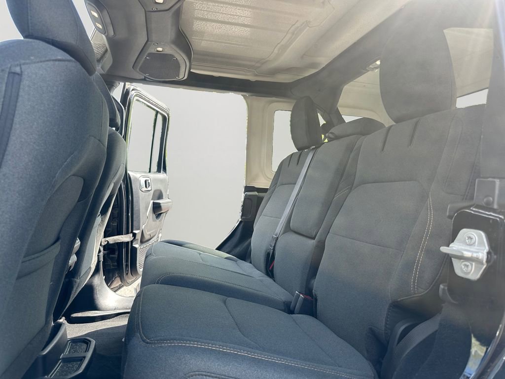 Used 2024 Jeep Wrangler Unlimited AWD/4WD image 24