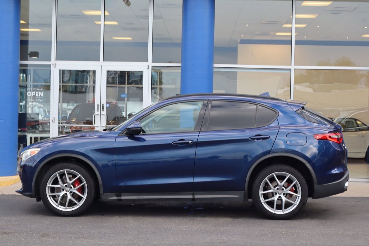 Used 2018 Alfa Romeo Stelvio Sport w/ Quick Order Package 22J Sport image 2
