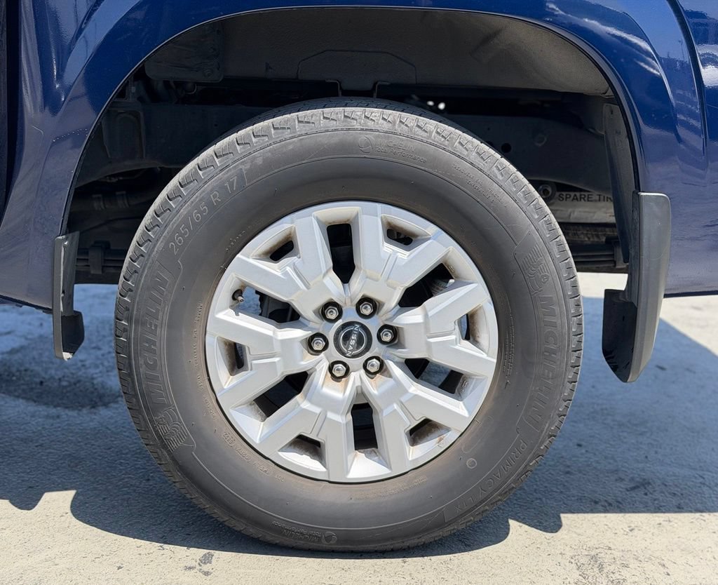 Used 2022 Nissan Frontier SV AWD/4WD image 3