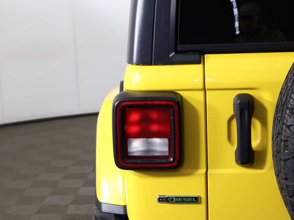 Used 2021 Jeep Wrangler Unlimited Sahara w/ Dual Top Group AWD/4WD image 12