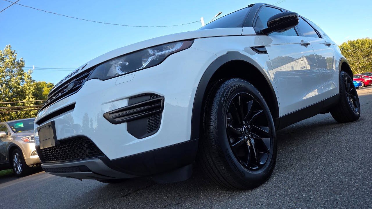 Used 2017 Land Rover Discovery Sport SE AWD/4WD image 3