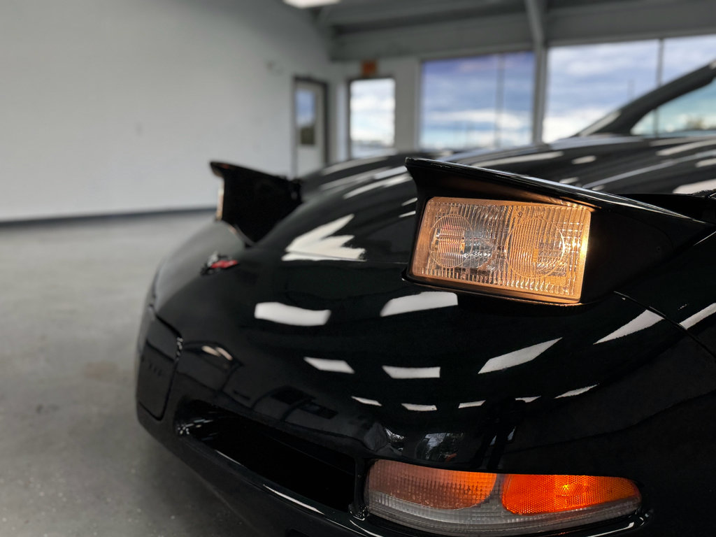 Used 2001 Chevrolet Corvette Coupe w/ Preferred Equipment Group1 image 12