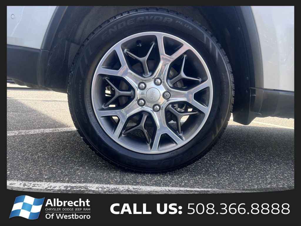 Used 2022 Jeep Grand Cherokee Limited w/ Trailer Tow Group IV AWD/4WD image 33