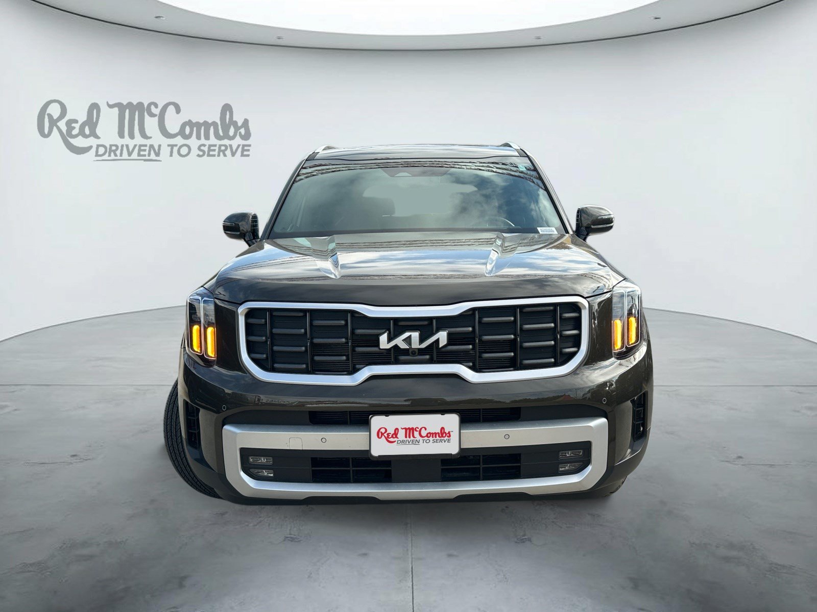 Used 2024 Kia Telluride SX Prestige w/ Towing Package AWD/4WD image 2