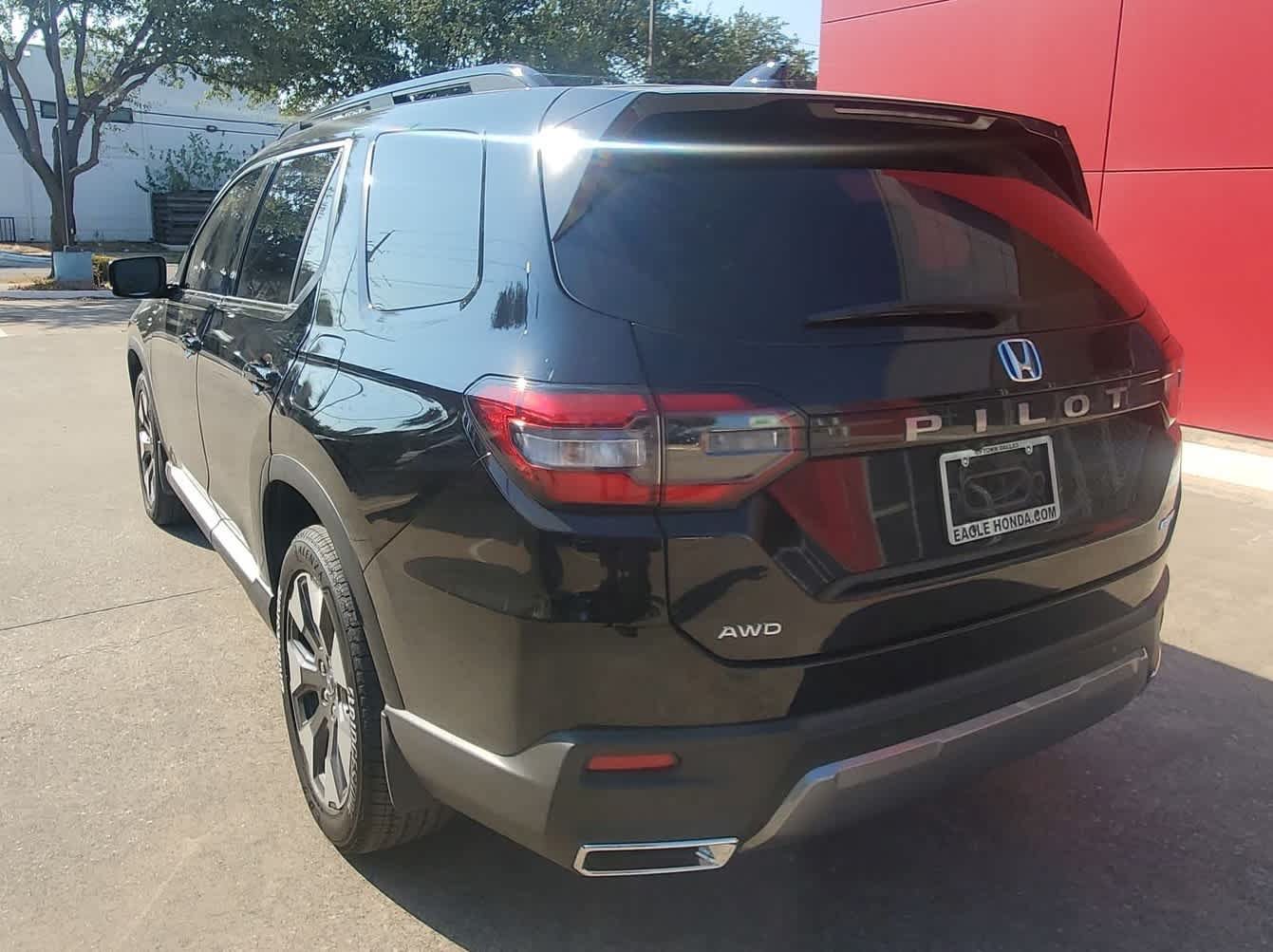 Used 2026 Honda Pilot Elite image 4