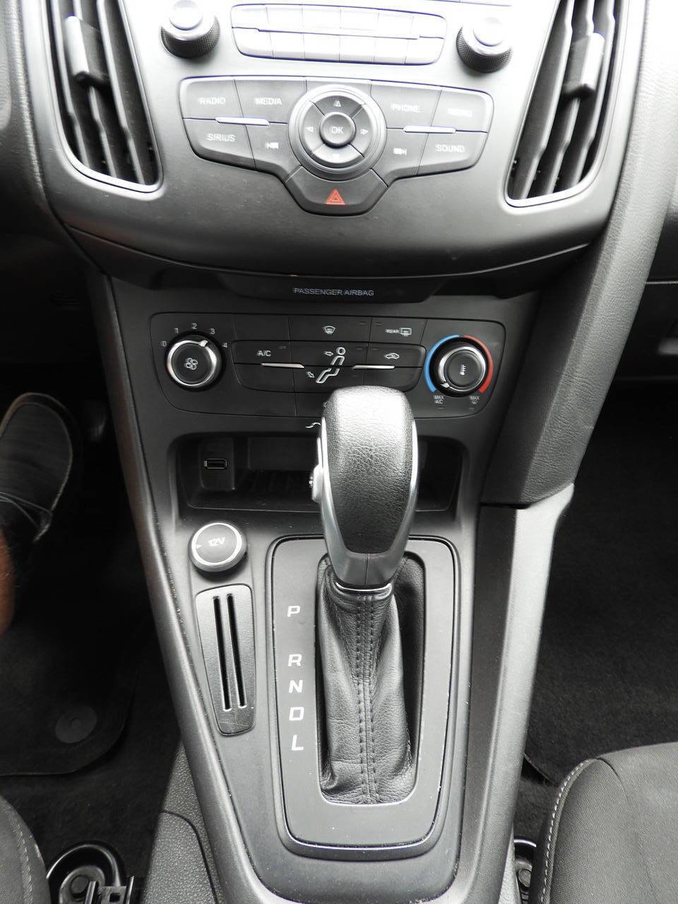 Used 2017 Ford Focus SE FWD image 39