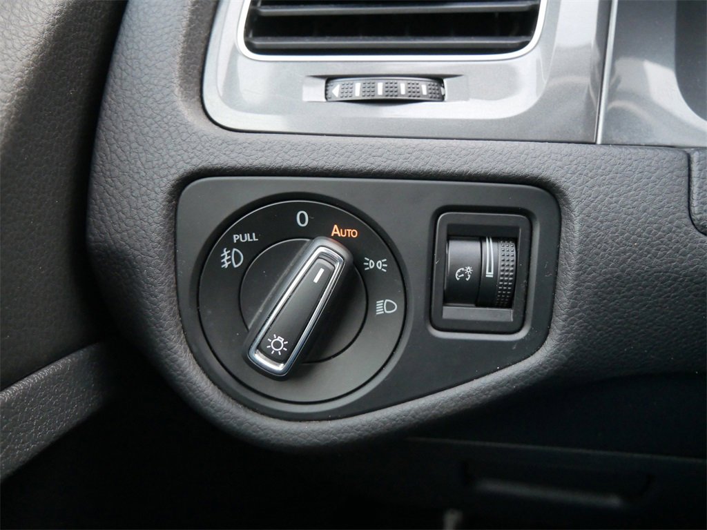 Used 2017 Volkswagen Golf Alltrack SEL image 28