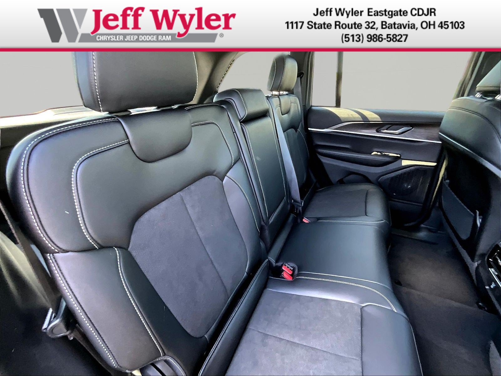New 2026 Jeep Grand Cherokee Altitude AWD/4WD image 20
