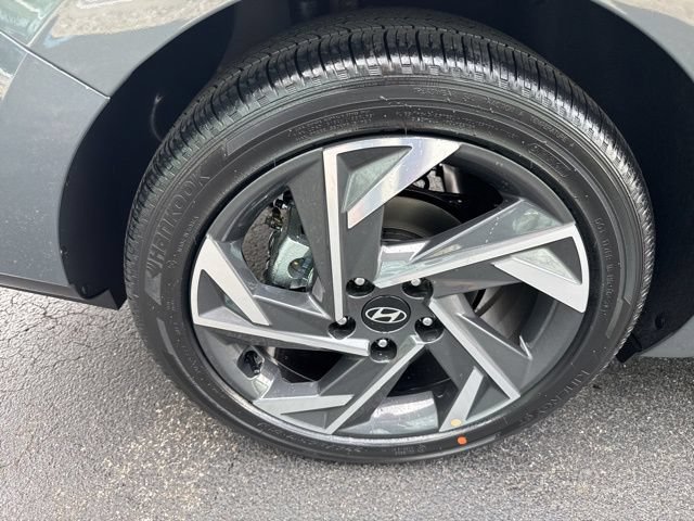 New 2026 Hyundai Elantra Limited FWD image 18
