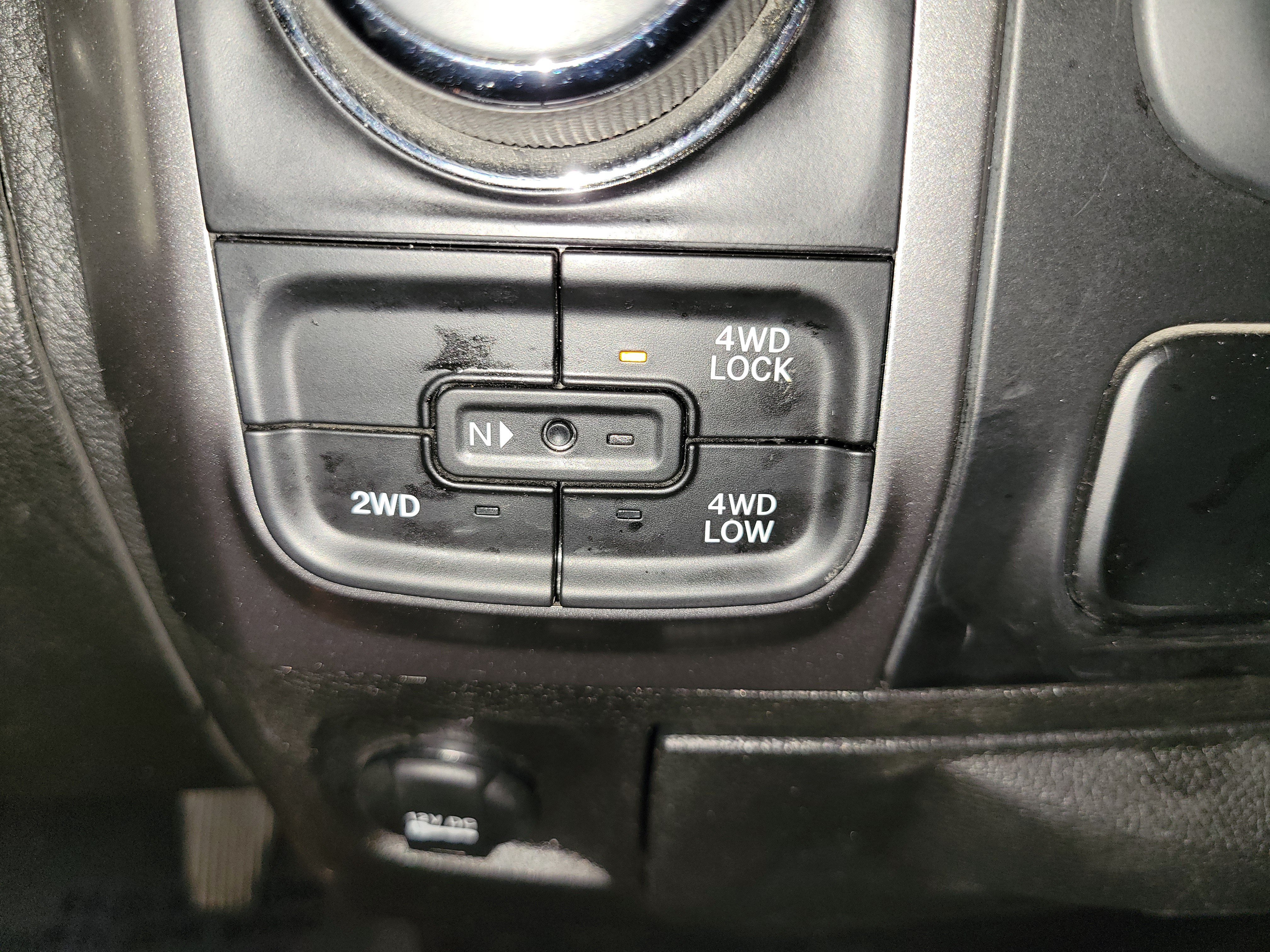 Used 2024 RAM 1500 Classic SLT AWD/4WD image 28