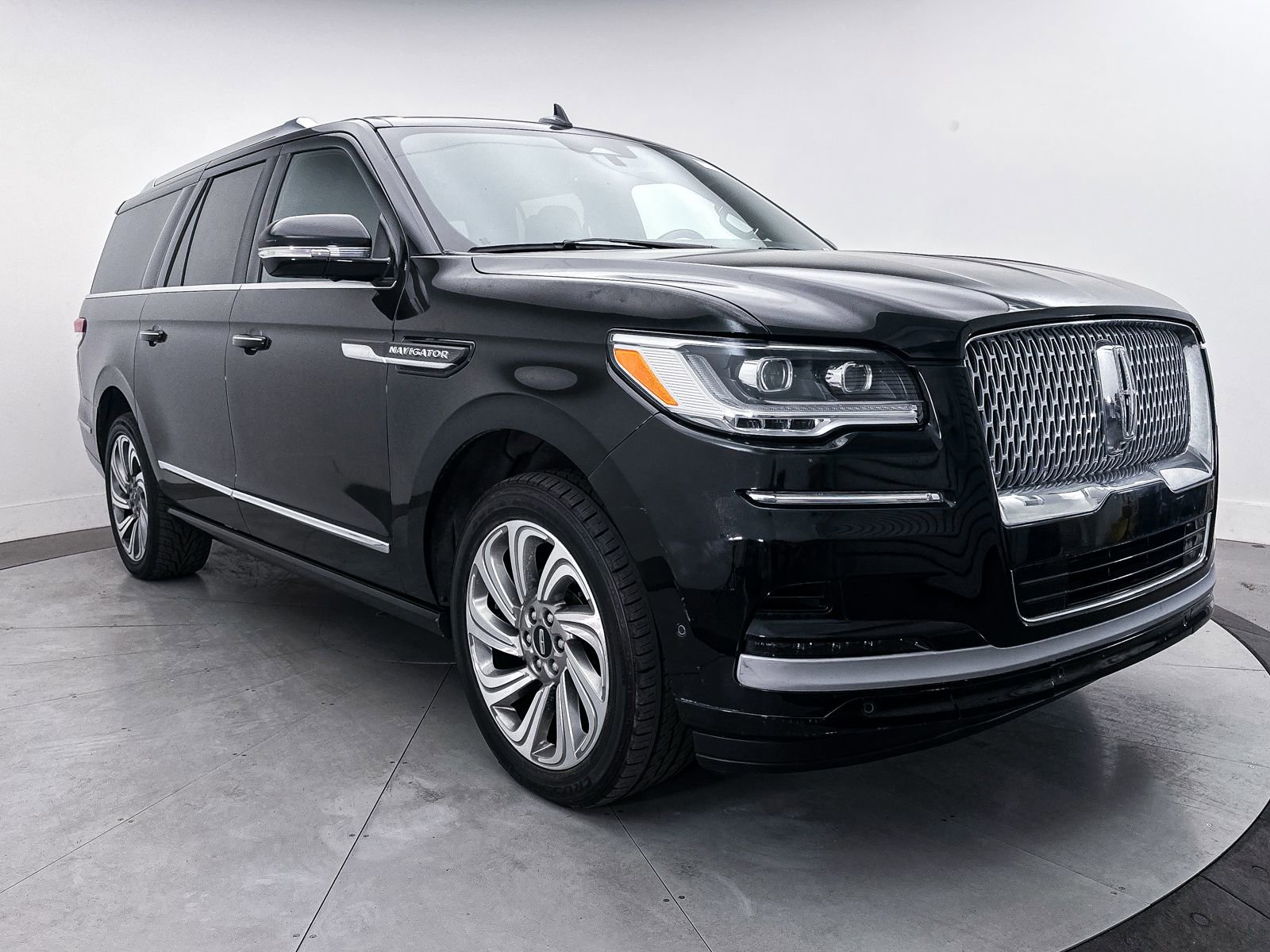 Used 2022 Lincoln Navigator L Reserve AWD/4WD image 12