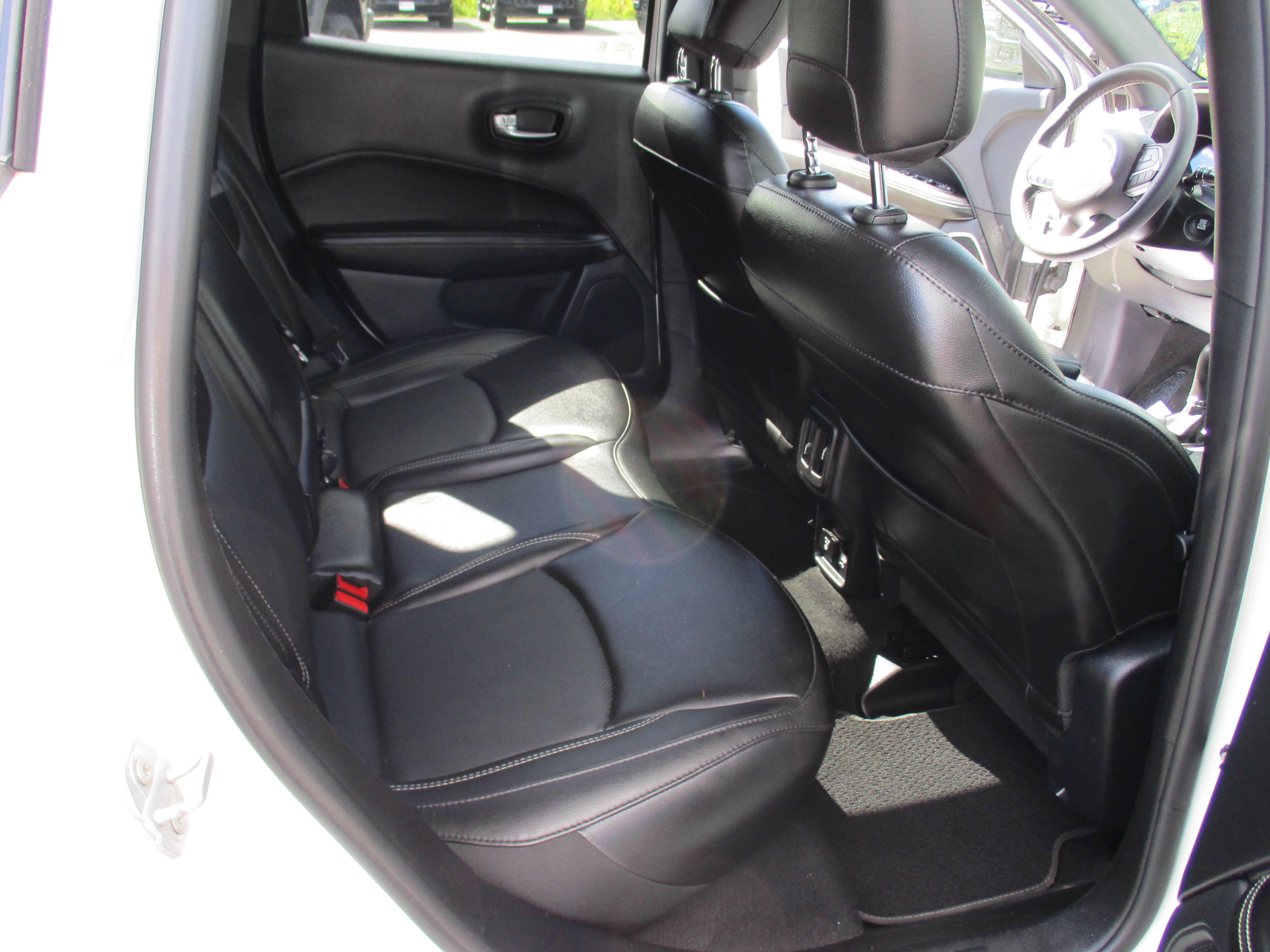 Certified 2021 Jeep Compass Latitude AWD/4WD image 13