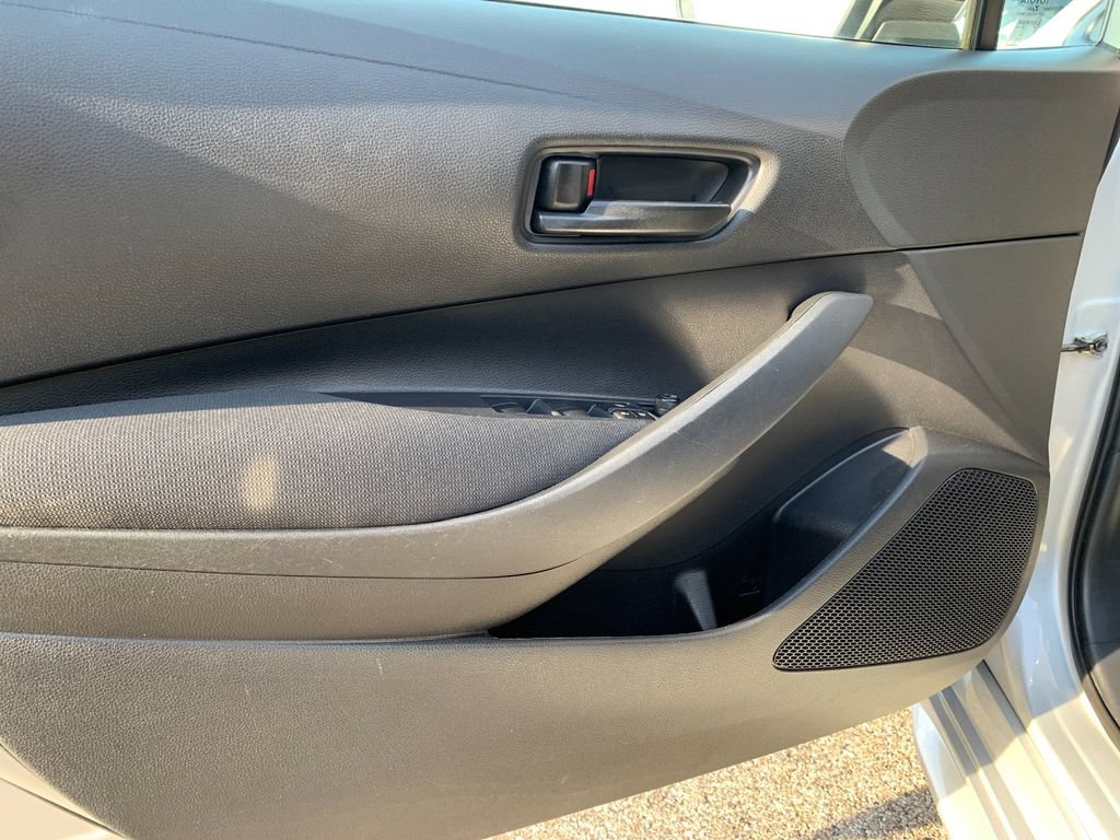 Used 2024 Toyota Corolla LE FWD image 12