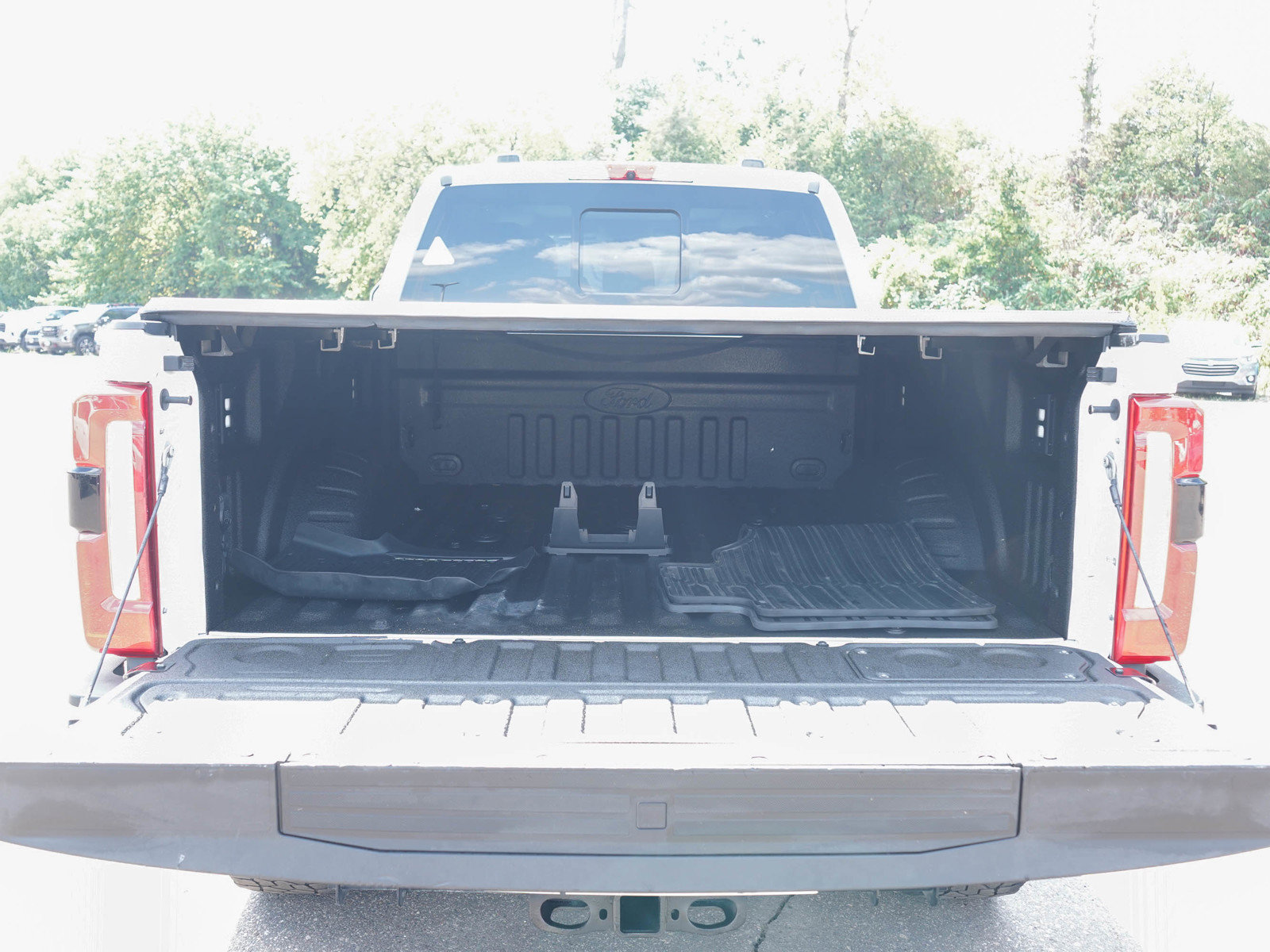 Used 2024 Ford F250 Lariat w/ Lariat Ultimate Package AWD/4WD image 15