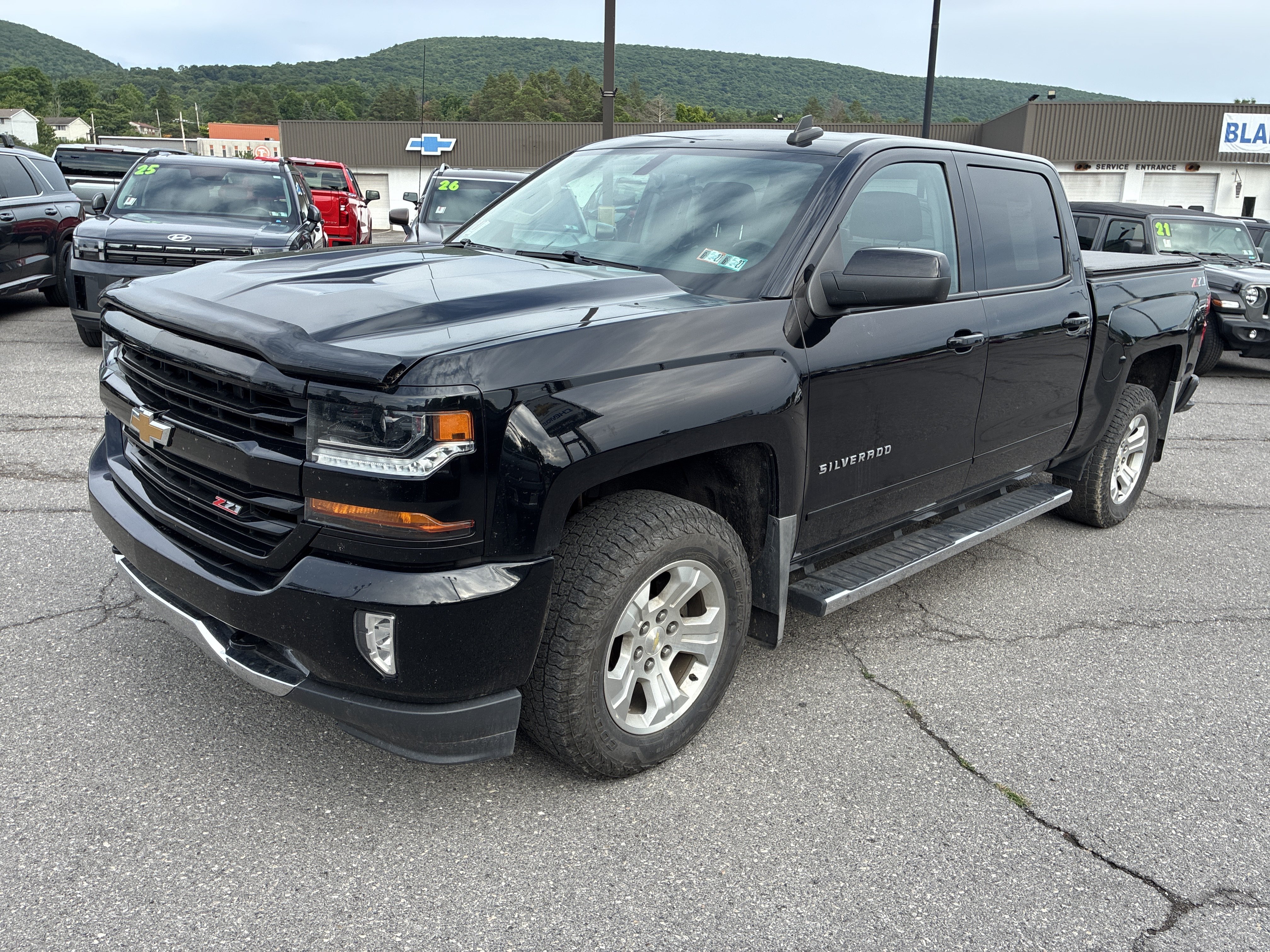 Used 2018 Chevrolet Silverado 1500 LT w/ All Star Edition AWD/4WD image 8