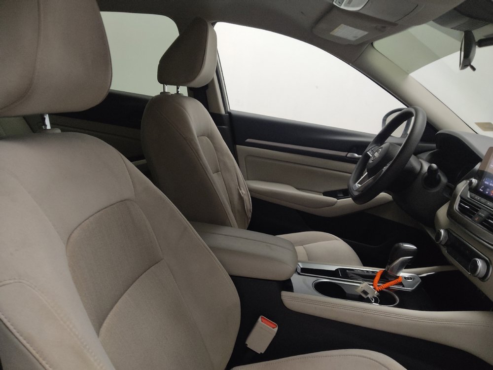Used 2023 Nissan Altima 2.5 SV FWD image 21