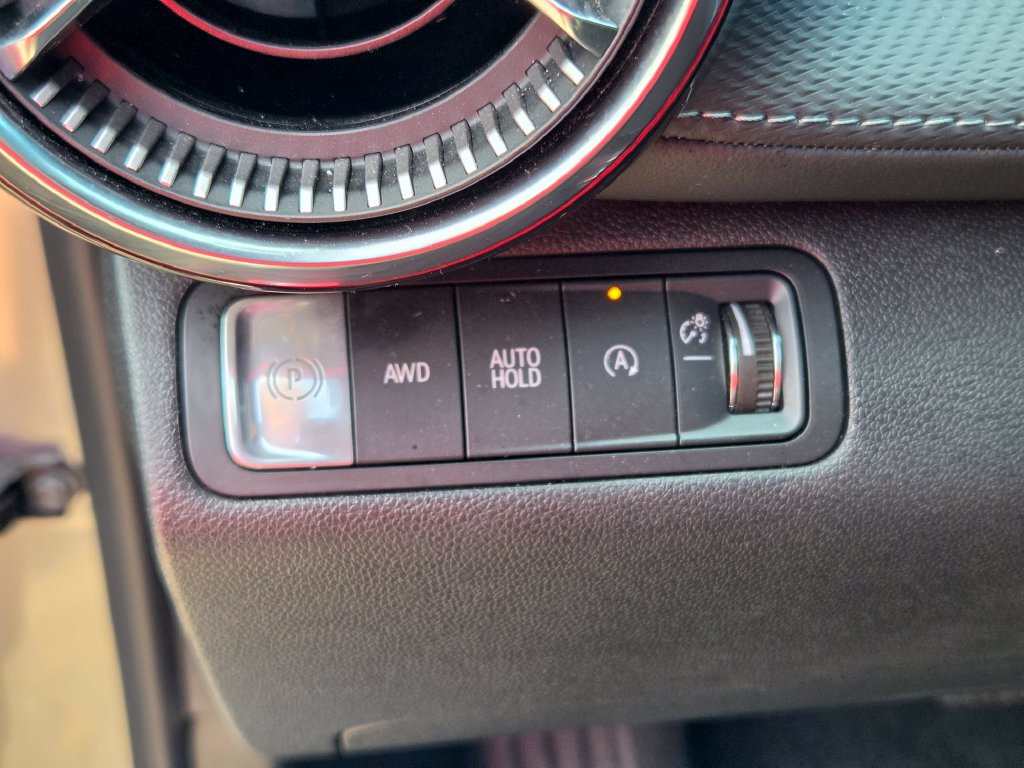 Used 2026 Chevrolet Equinox LT AWD/4WD image 13