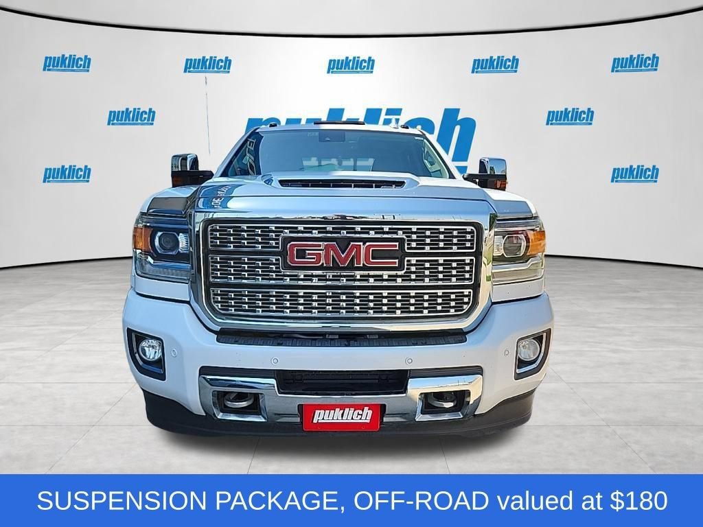 Used 2018 GMC Sierra 2500 Denali w/ Duramax Plus Package AWD/4WD image 9
