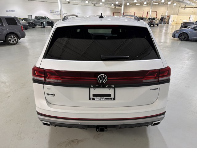 Certified 2026 Volkswagen Atlas Peak Edition AWD/4WD image 8