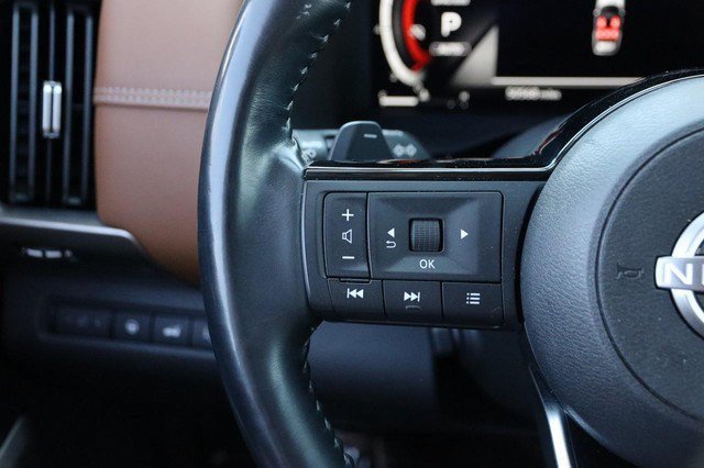 Used 2023 Nissan Pathfinder Platinum AWD/4WD image 14
