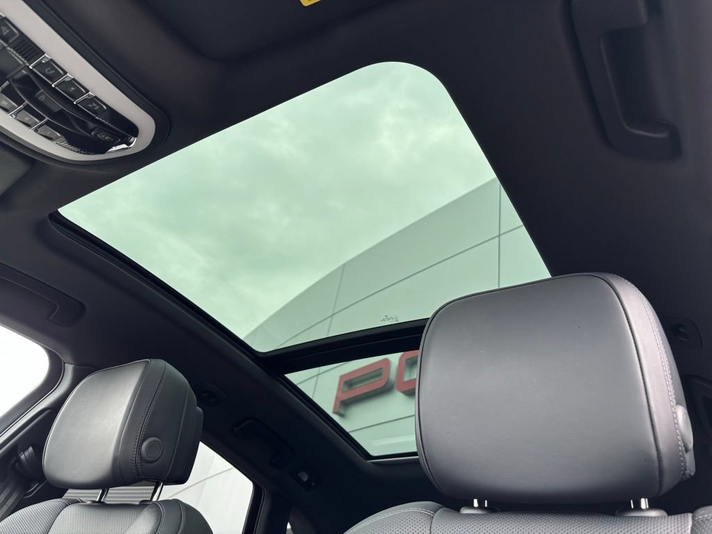 Certified 2026 Porsche Macan AWD/4WD image 19