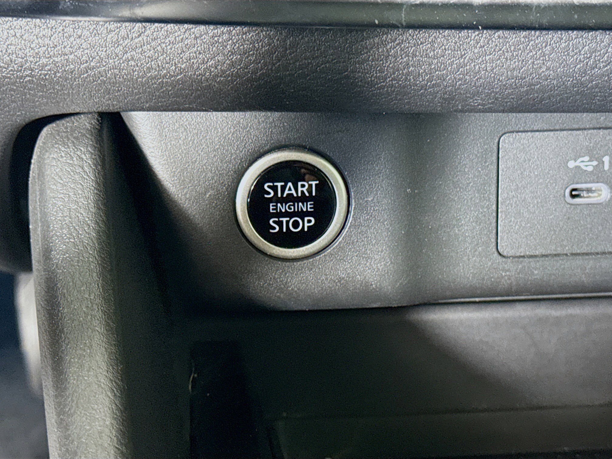 Used 2023 Nissan Rogue S image 21