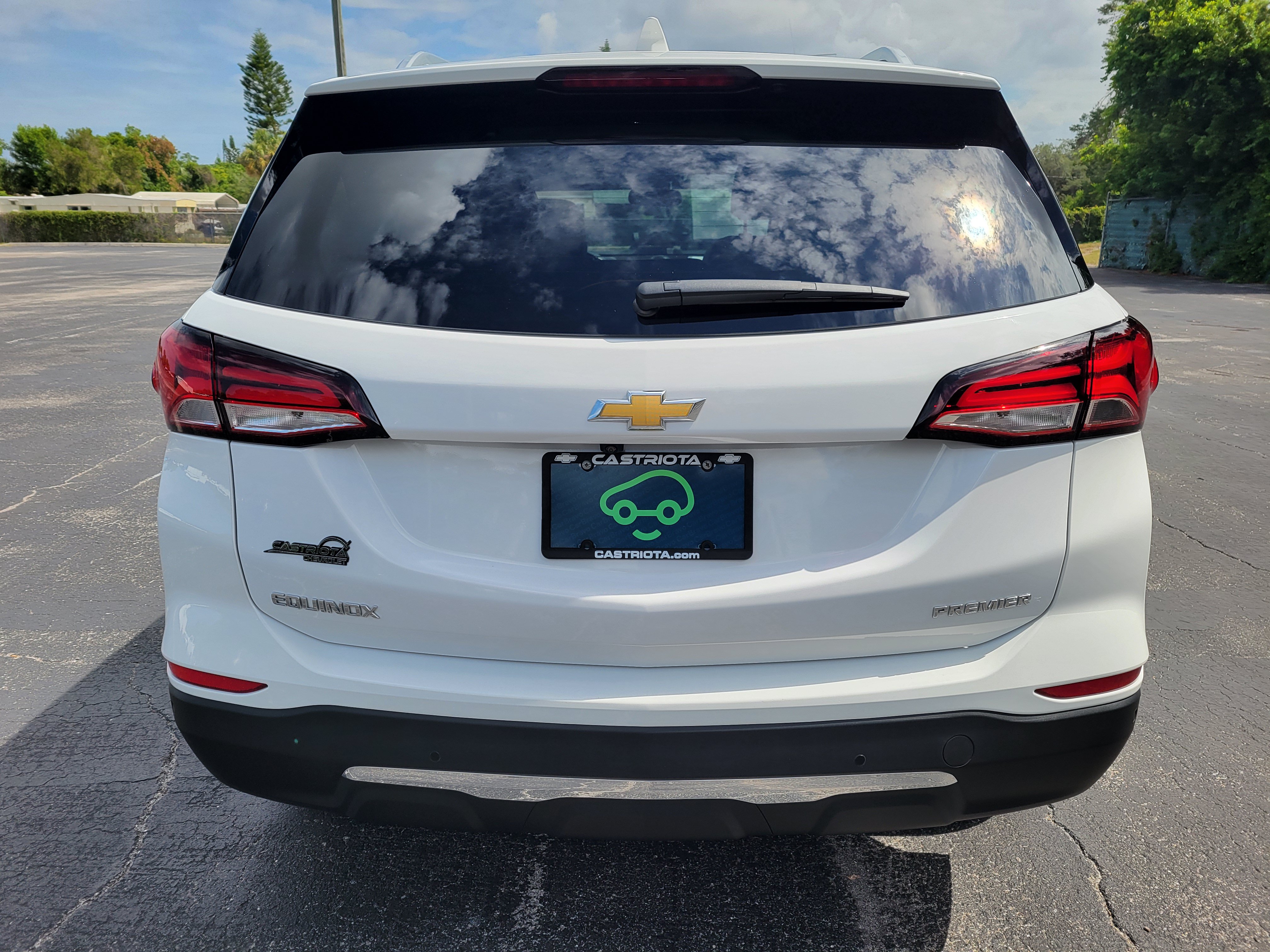Certified 2024 Chevrolet Equinox Premier w/ LPO, Floor Liner Package FWD image 6