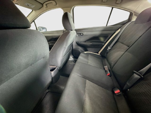 Used 2022 Nissan Versa SV FWD image 17