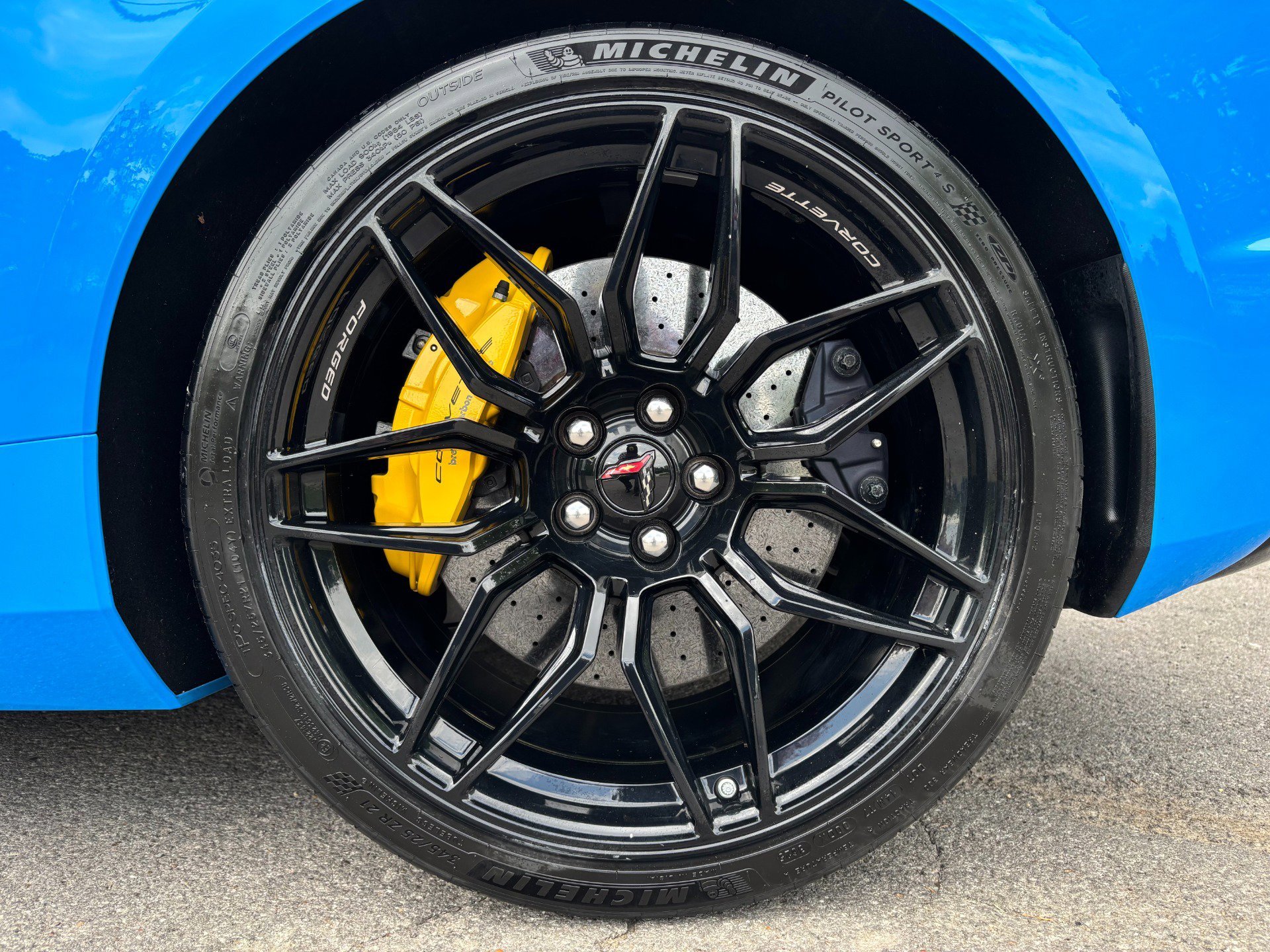 Used 2025 Chevrolet Corvette Z06 RWD image 32