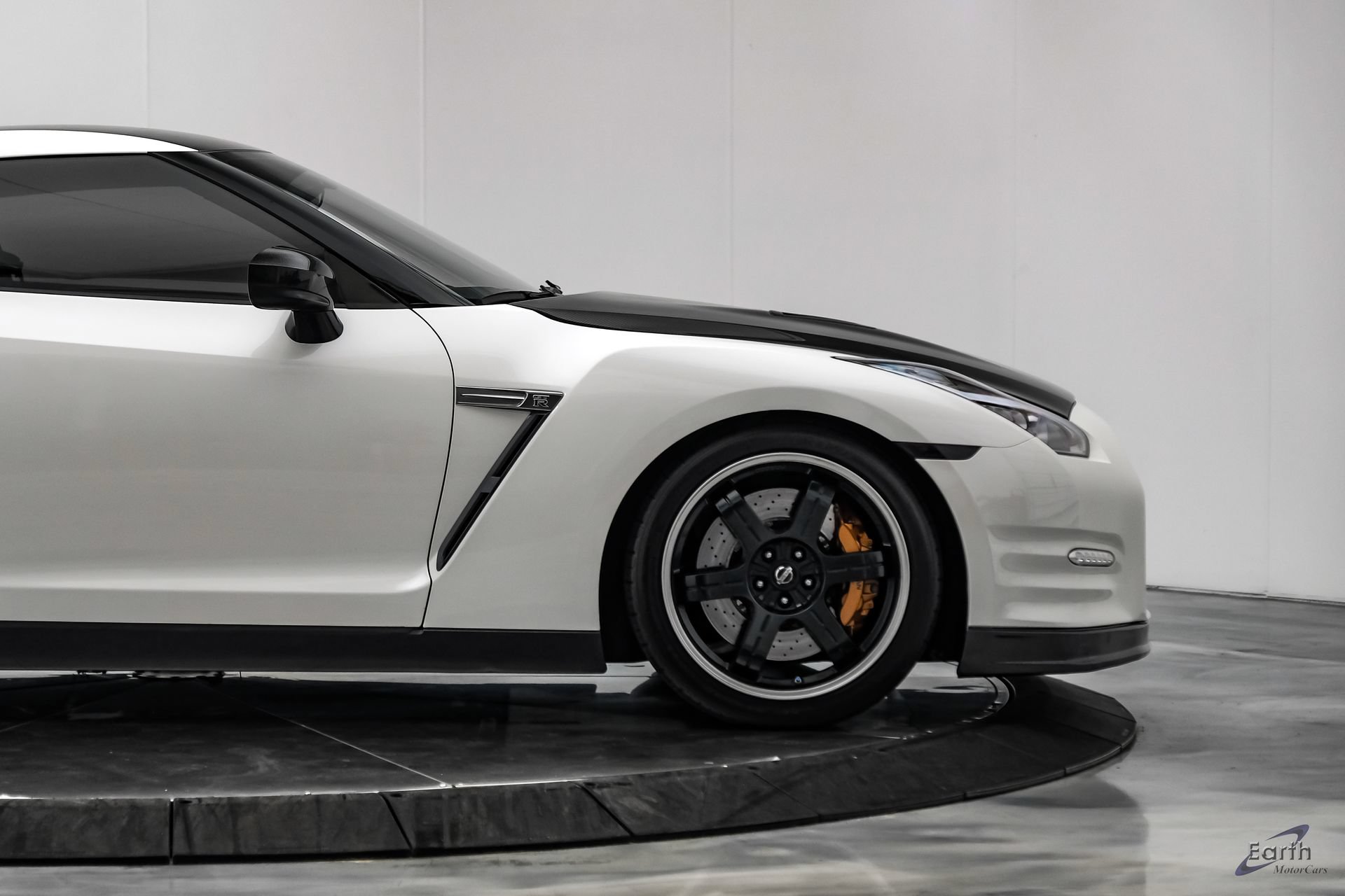 Used 2014 Nissan GT-R Black Edition AWD/4WD image 28