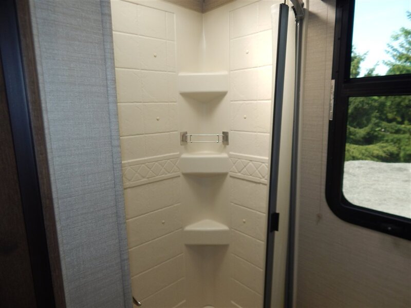Used 2016 Mercedes-Benz Sprinter 3500 image 39