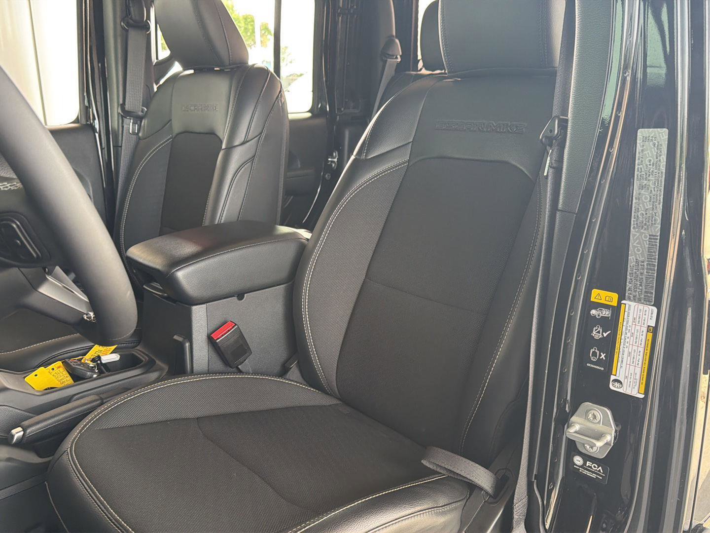 Used 2023 Jeep Gladiator Sport image 11