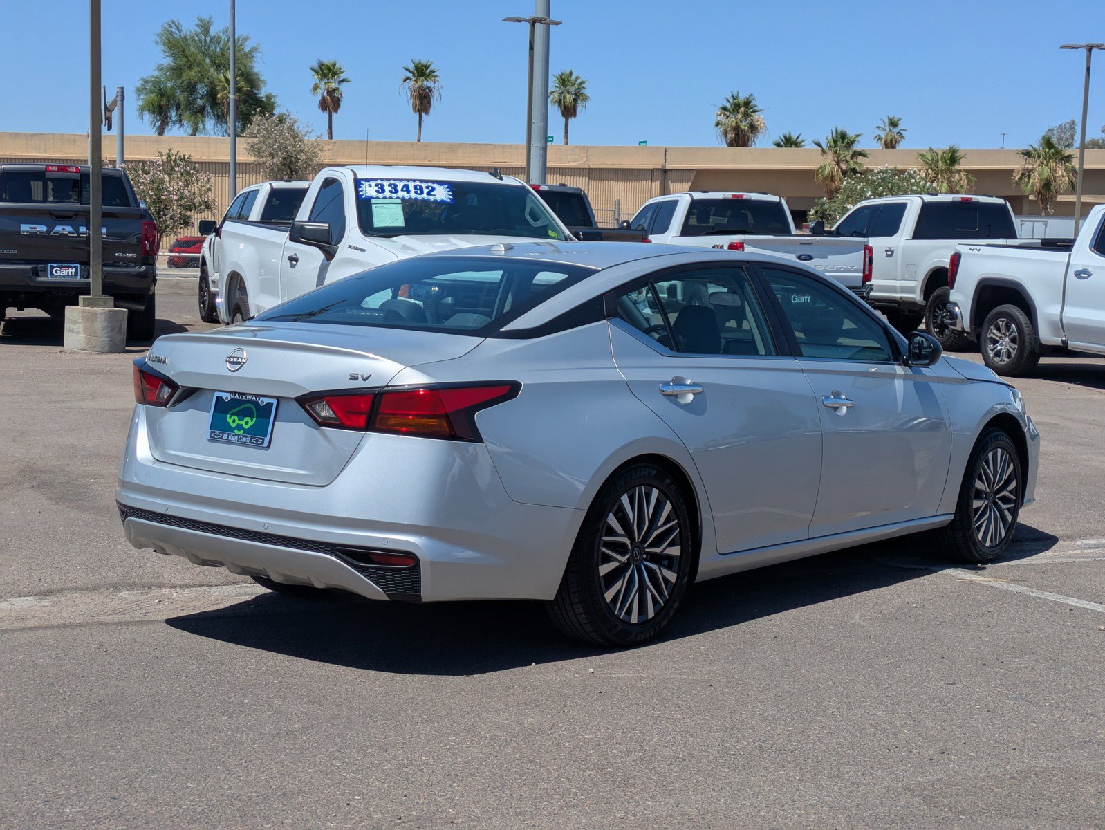 Used 2024 Nissan Altima 2.5 SV FWD image 5