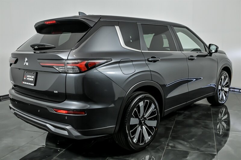 New 2026 Mitsubishi Outlander SE FWD image 9