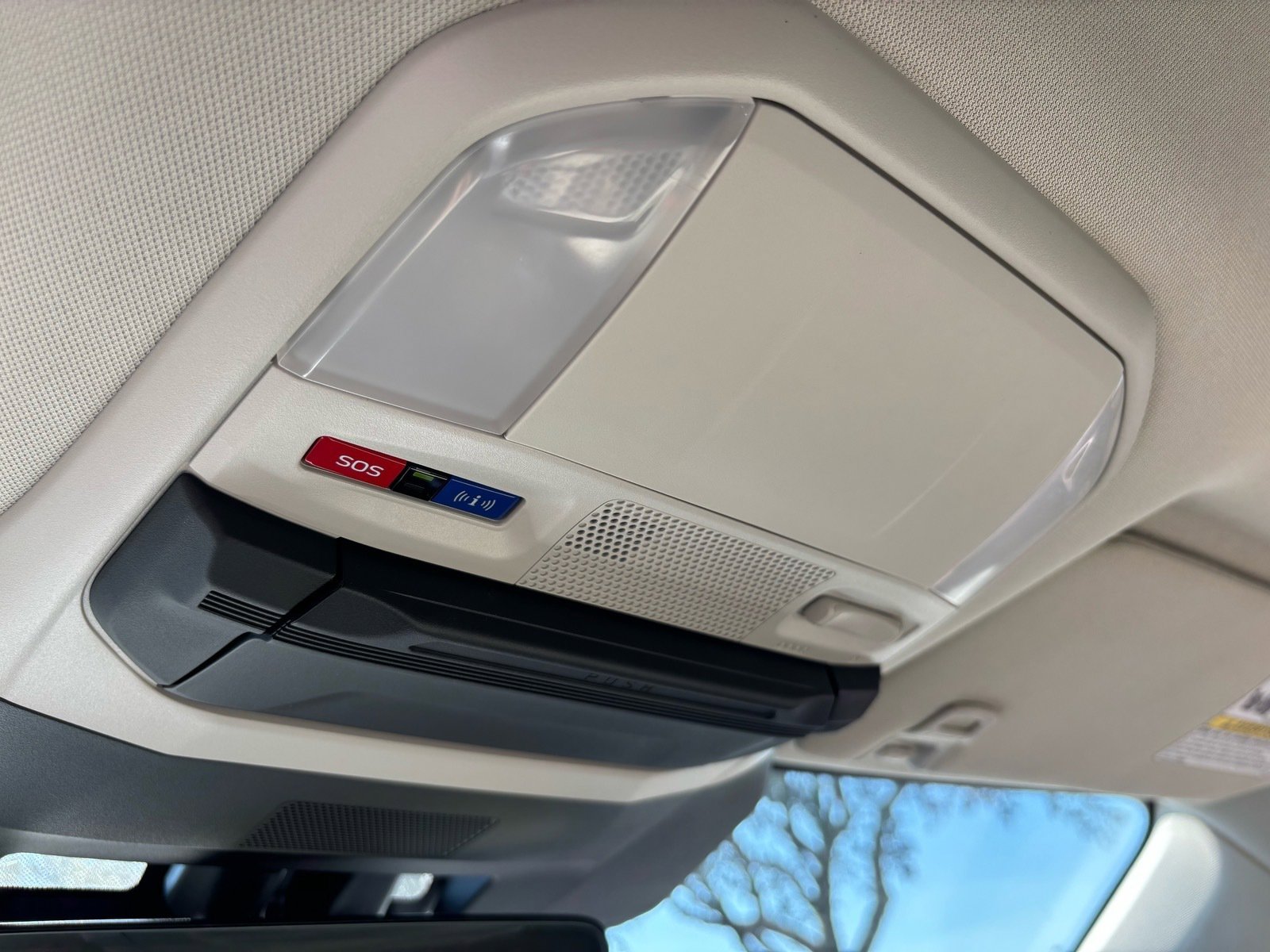 Used 2025 Subaru Ascent Premium w/ Premium Package image 39