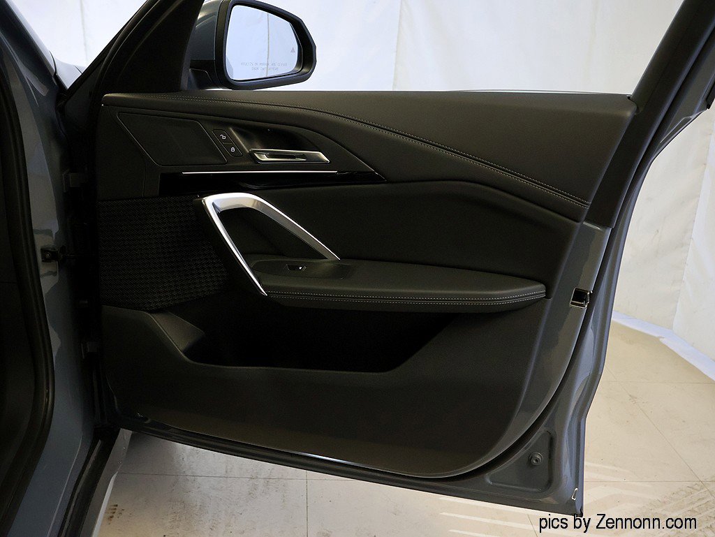 Used 2025 BMW X1 xDrive28i w/ Technology Package image 33