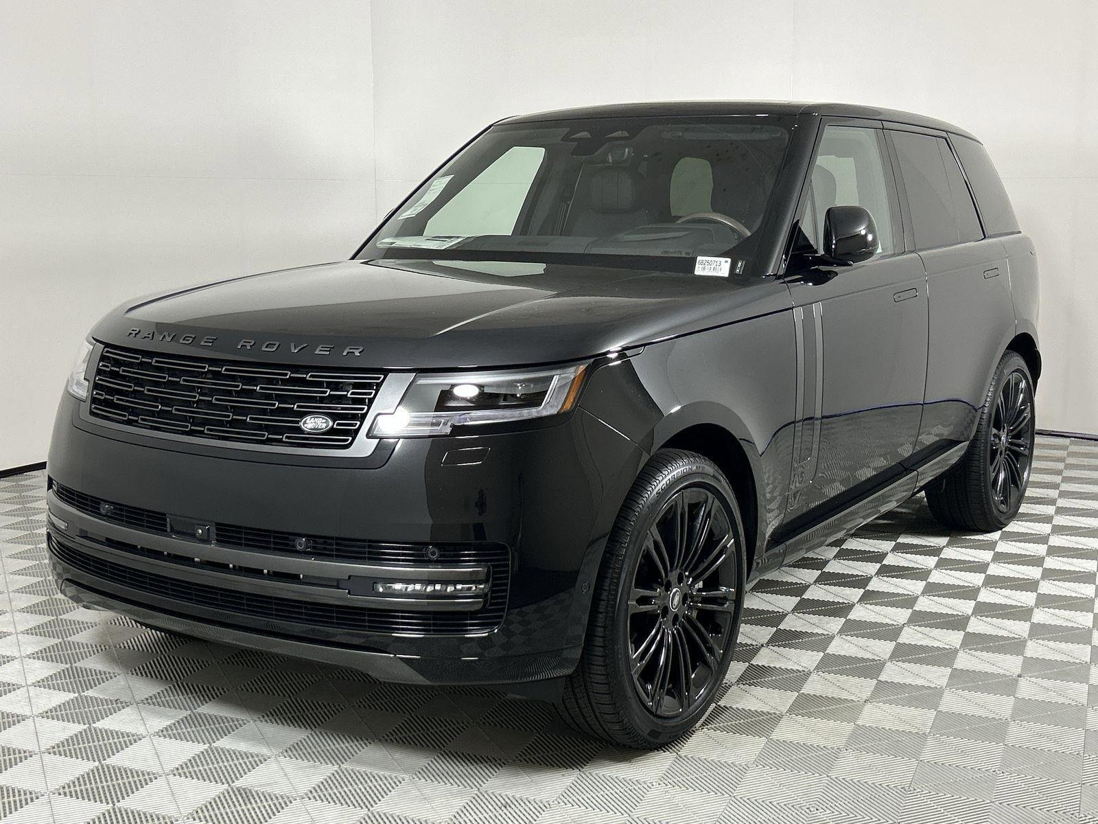 New 2025 Land Rover Range Rover SE