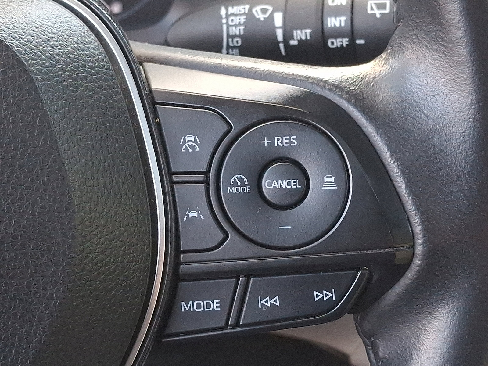 Used 2023 Toyota Corolla Cross LE image 22