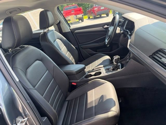Used 2024 Volkswagen Jetta SE FWD image 37