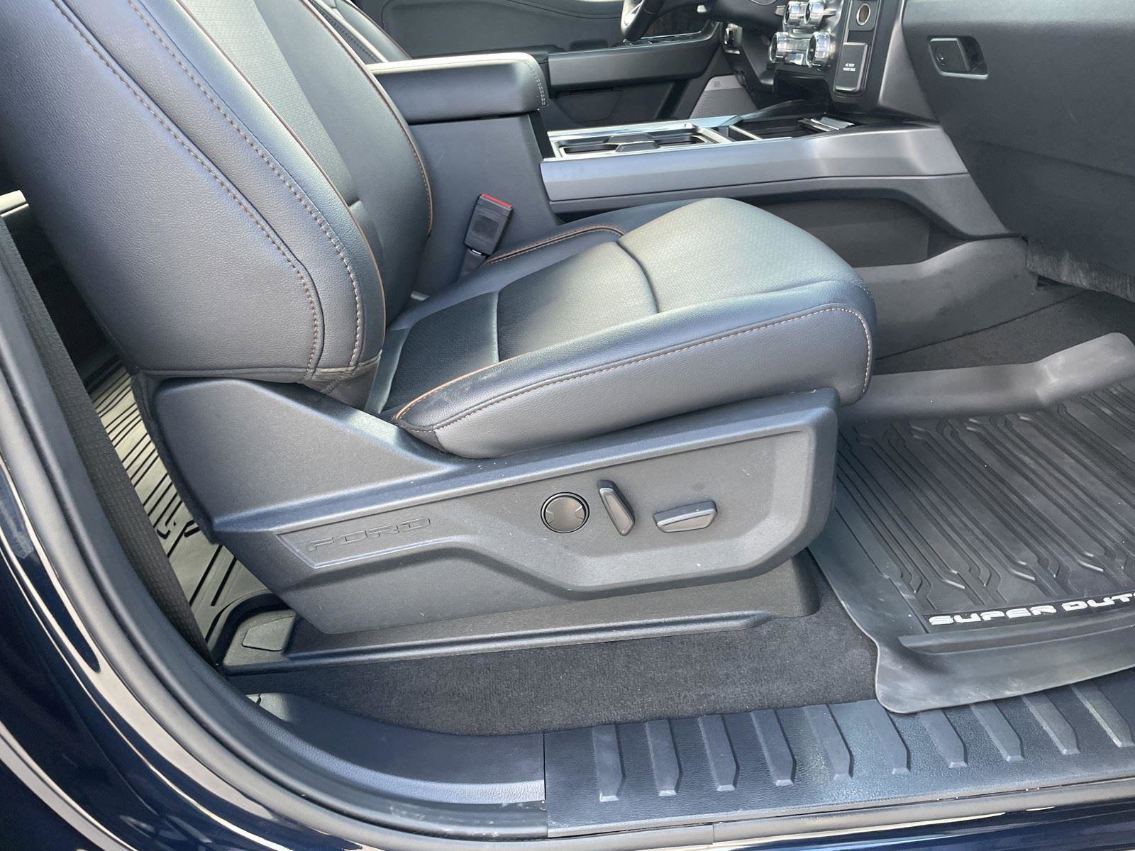 Used 2025 Ford F250 Lariat w/ Chrome Package image 29