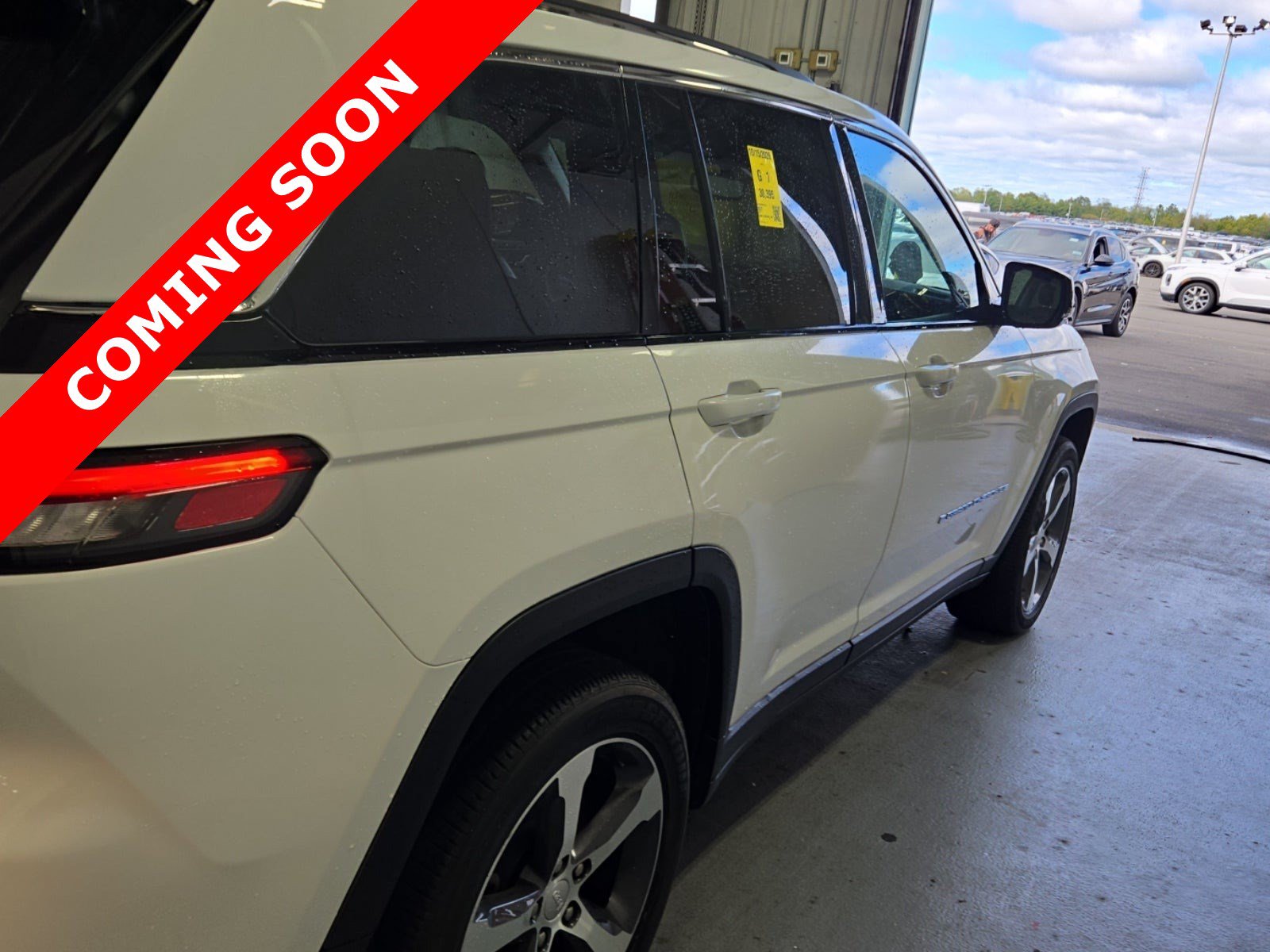 Used 2023 Jeep Grand Cherokee 4WD 4xe image 3