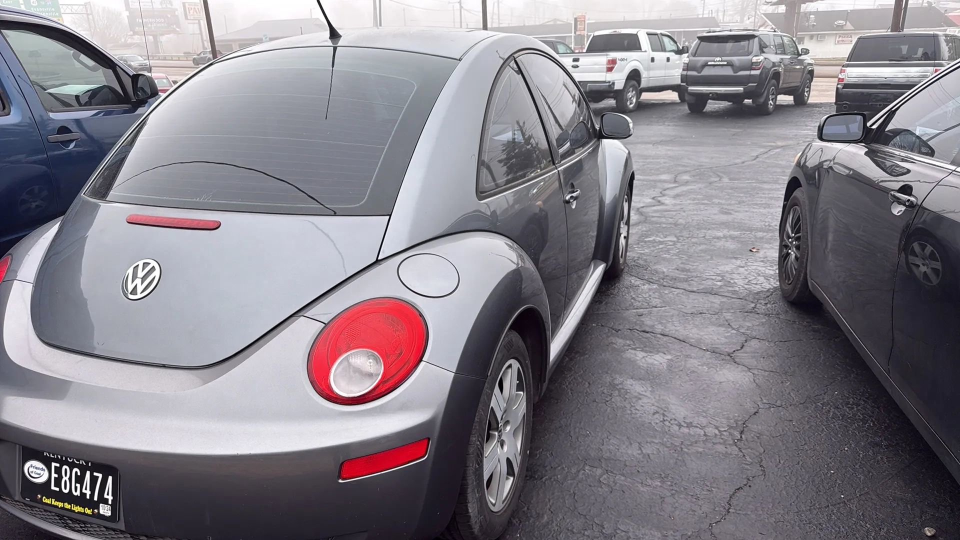 Used 2006 Volkswagen Beetle Coupe image 4