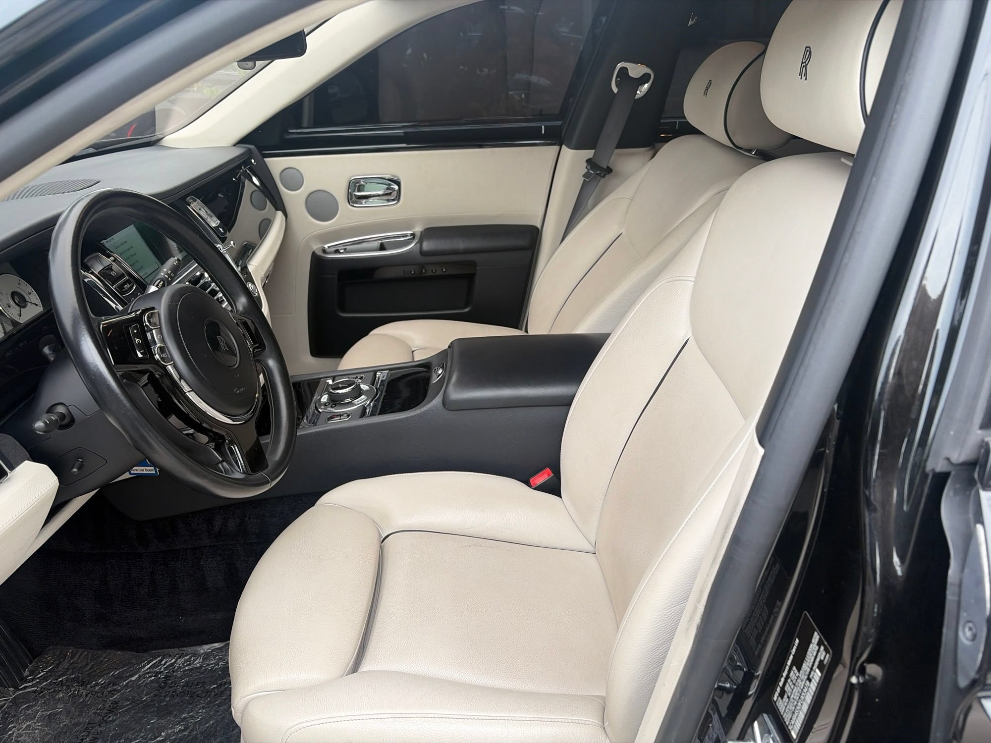 Used 2015 Rolls-Royce Ghost RWD image 6