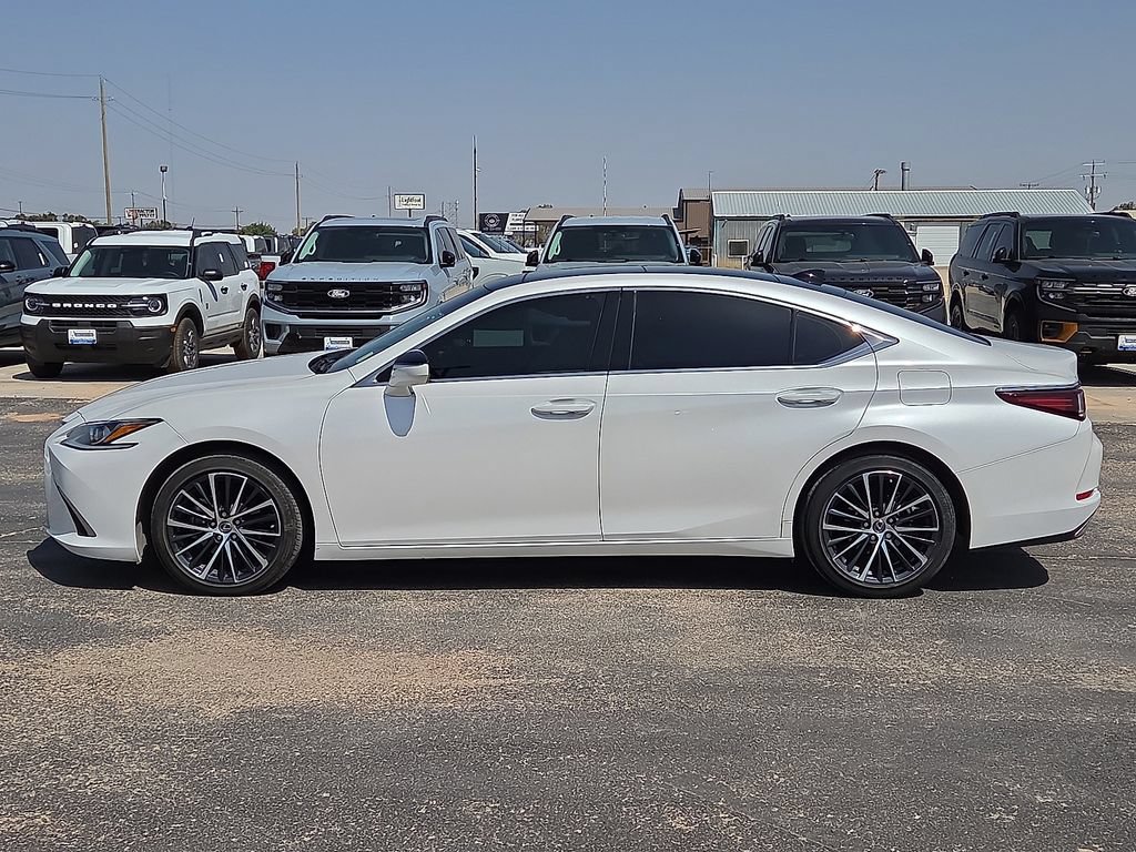Used 2025 Lexus ES 350 w/ Premium Package FWD image 2